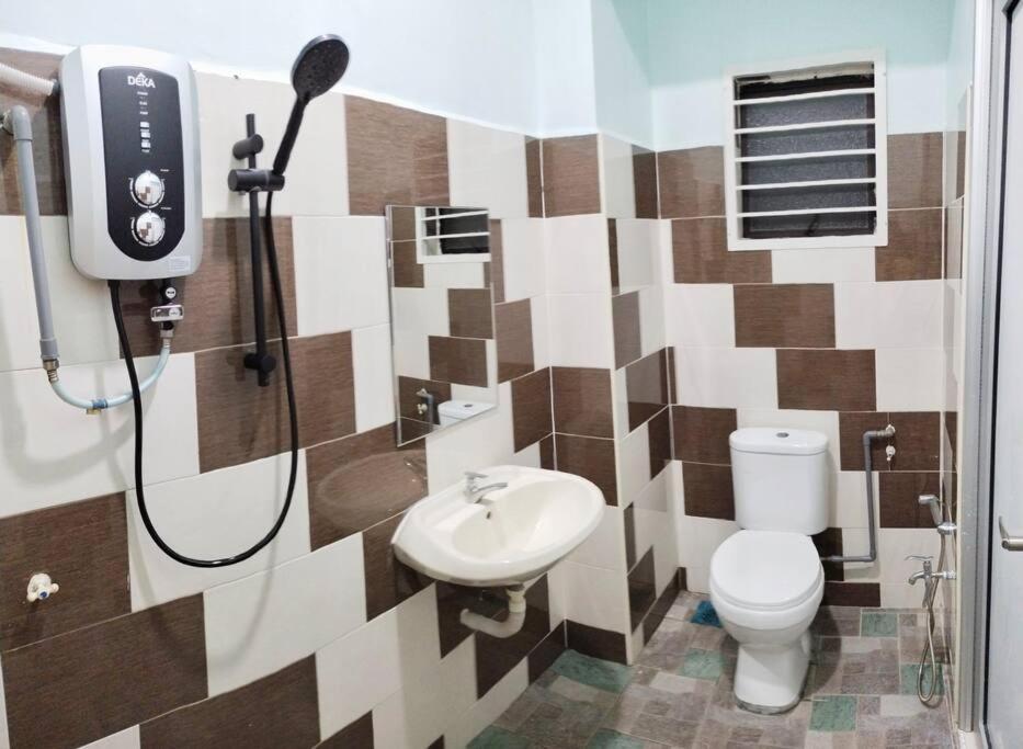 6243 Sbn Jaya # U Rumah percutian