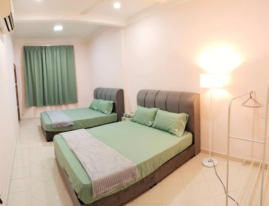 Rumah percutian 6243 Sbn Jaya # U *